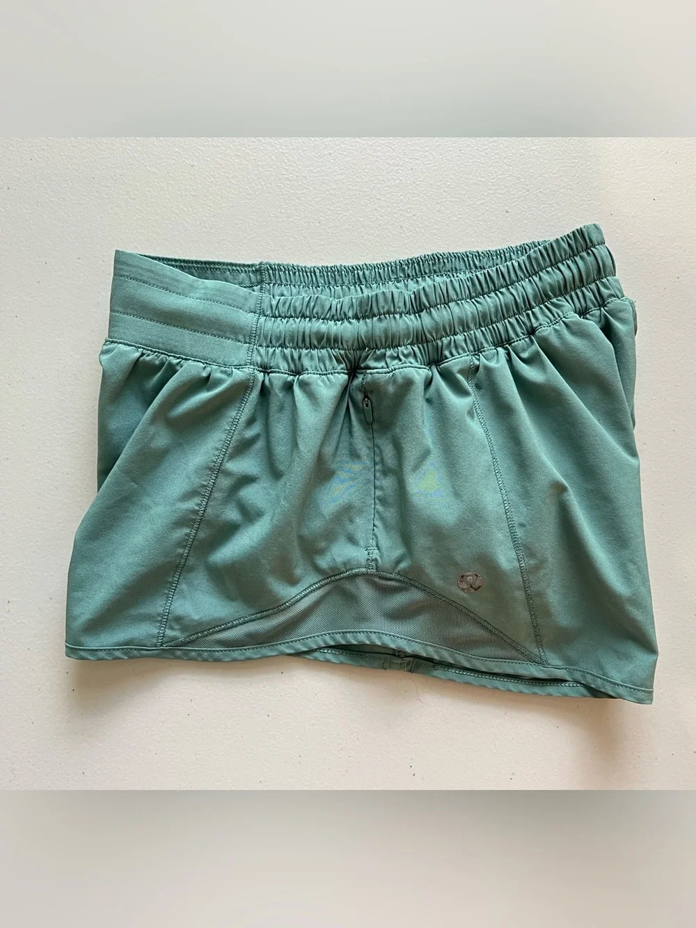 Lululemon Hotty Hot Lined Short 2.5” Frosted Pine Size 4